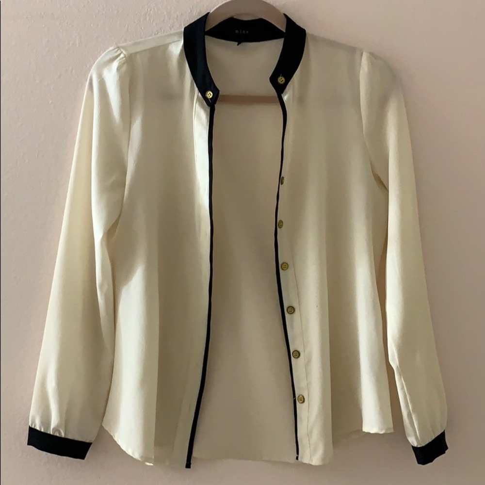 White blouse/dress shirt